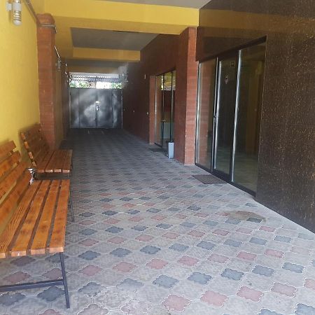 Hotel Lu-Ma Тбилиси Экстерьер фото